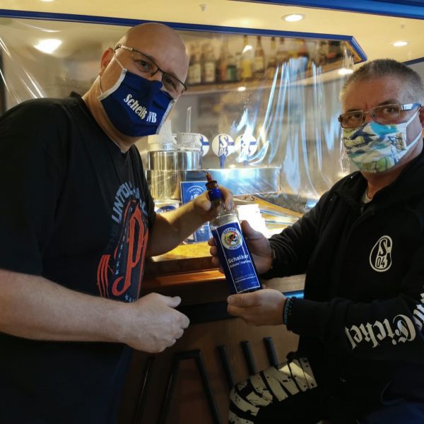 Schalke-Schnaps 0,7 Liter Flasche "Zeckenschutz gegen Borusseliose"